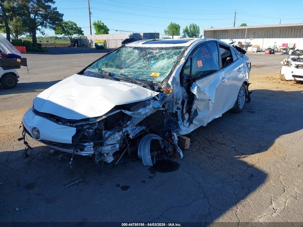 JTDKARFU2H3032947 2017 TOYOTA PRIUS photo no. 2