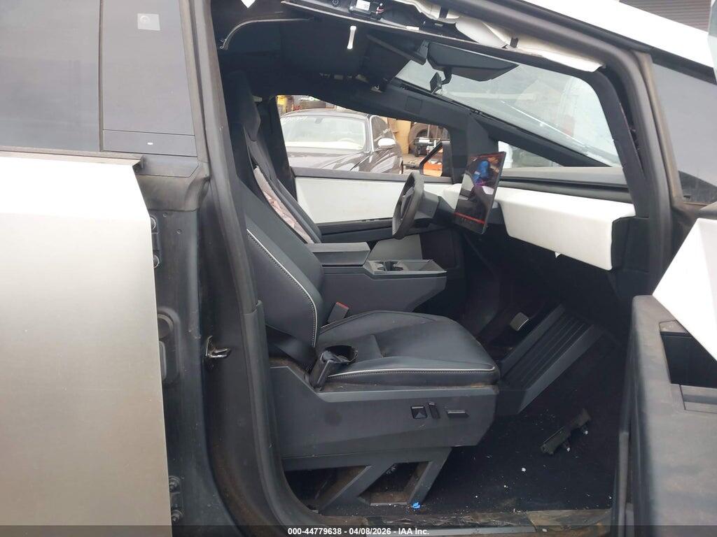 7G2CEHED4RA049784 2024 TESLA CYBERTRUCK photo no. 5
