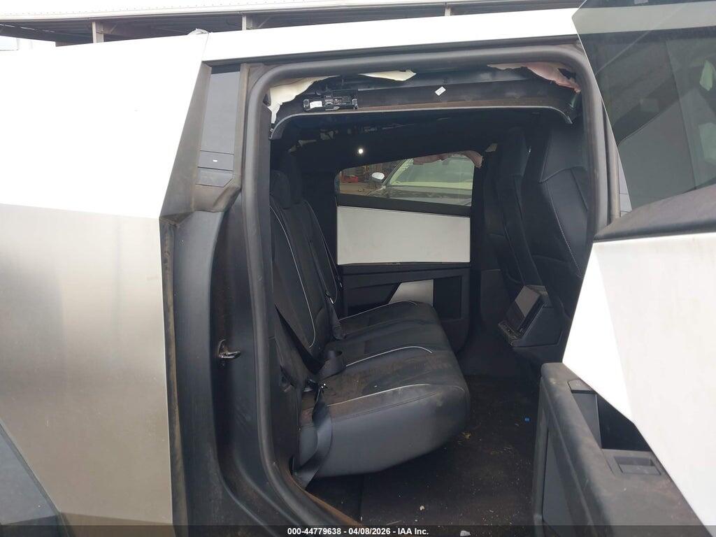 7G2CEHED4RA049784 2024 TESLA CYBERTRUCK photo no. 8