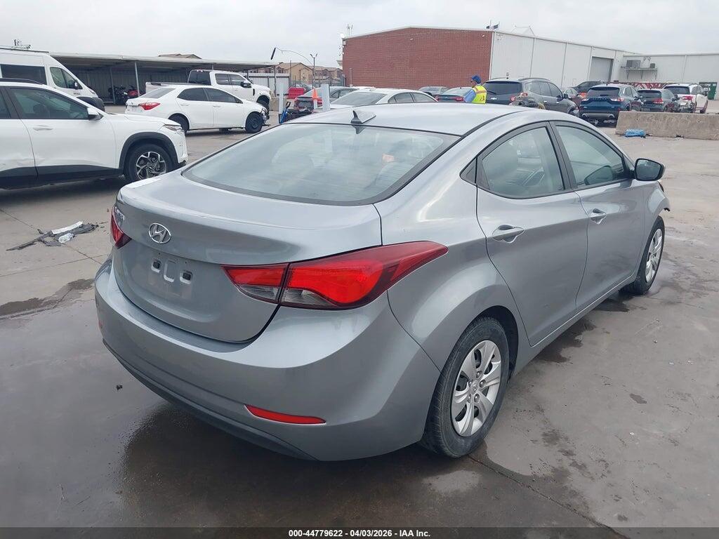 5NPDH4AE4GH758030 2016 HYUNDAI ELANTRA photo no. 4