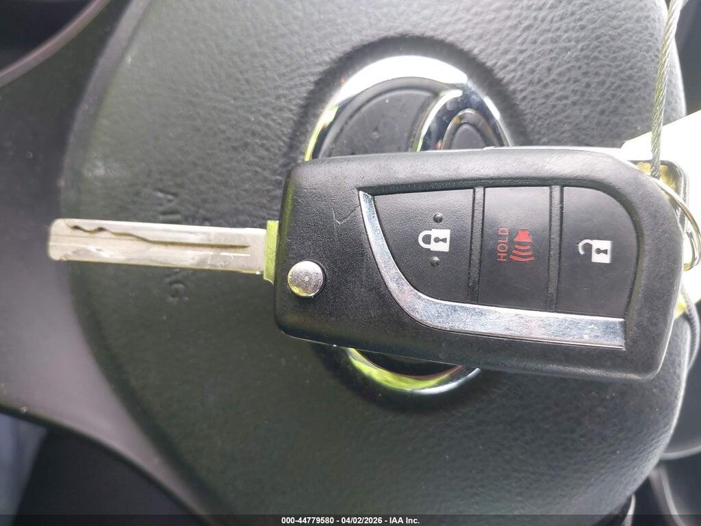 NMTKHMBX8JR015958 2018 TOYOTA C-HR photo no. 11