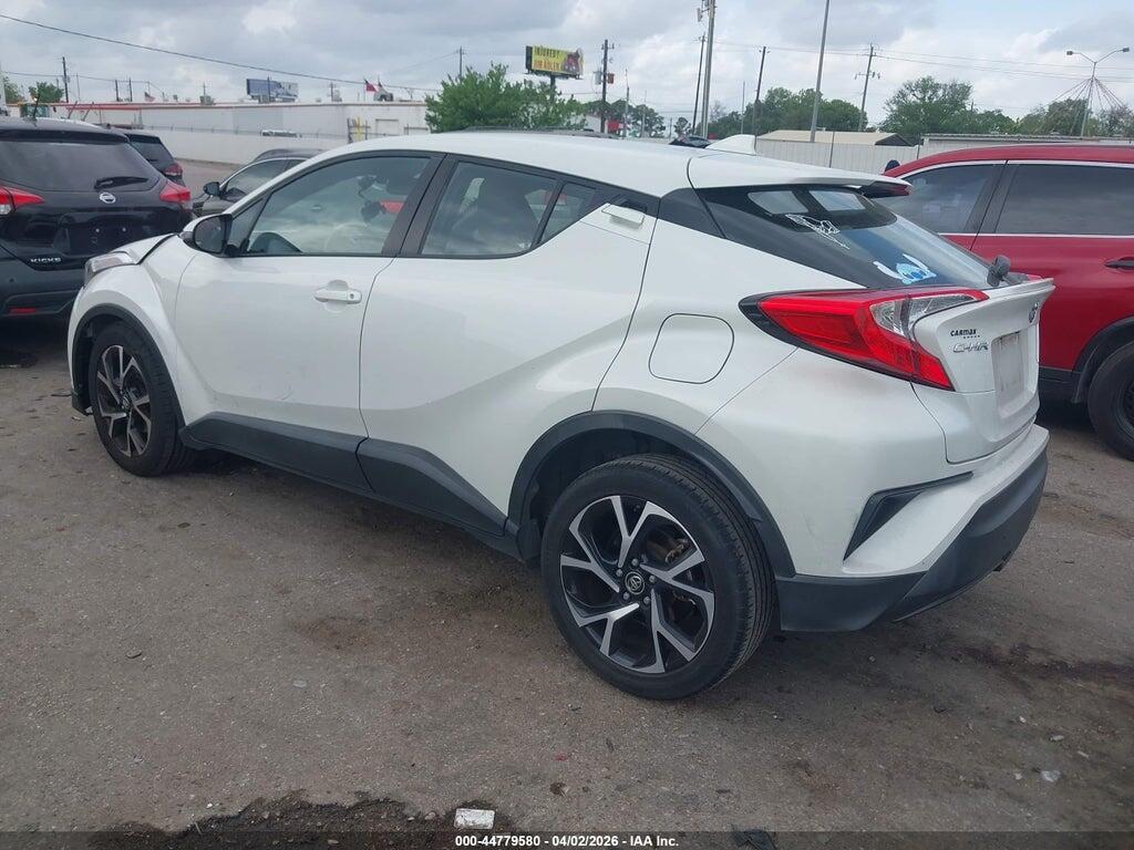 NMTKHMBX8JR015958 2018 TOYOTA C-HR photo no. 3