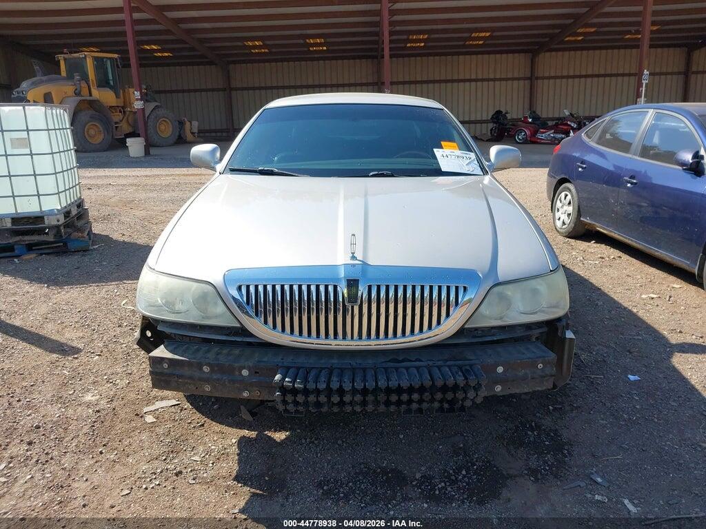 2LNBL8CV6AX750748 2010 LINCOLN TOWN CAR photo no. 12