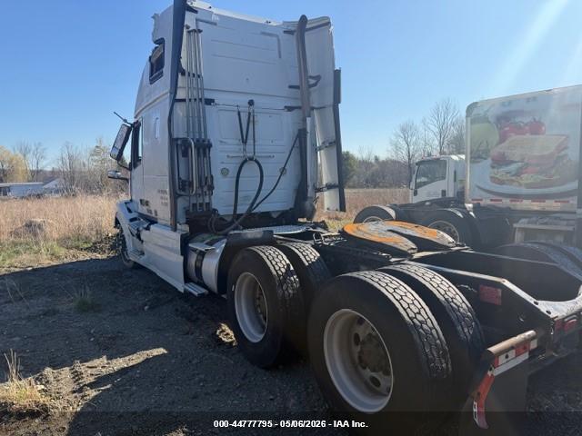 4V4NC9EH1DN146713 2013 VOLVO VN photo no. 3