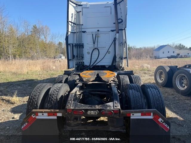 4V4NC9EH1DN146713 2013 VOLVO VN photo no. 7