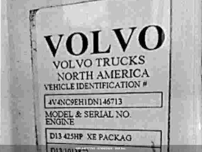 4V4NC9EH1DN146713 2013 VOLVO VN photo no. 8