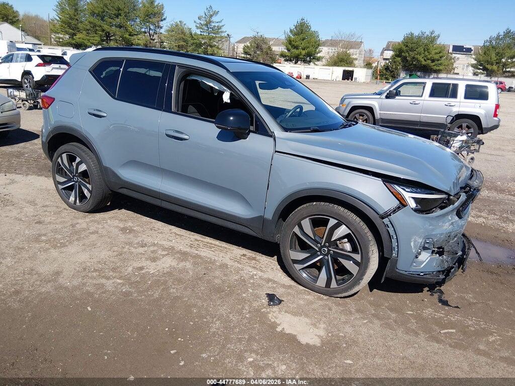 YV4L12UWXP2114104 2023 VOLVO XC40 photo no. 1