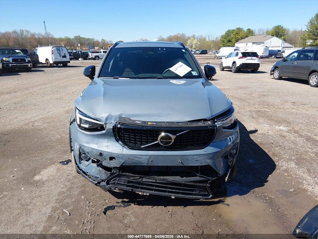 YV4L12UWXP2114104 2023 VOLVO XC40 photo no. 12