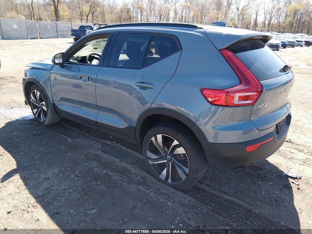 YV4L12UWXP2114104 2023 VOLVO XC40 photo no. 3