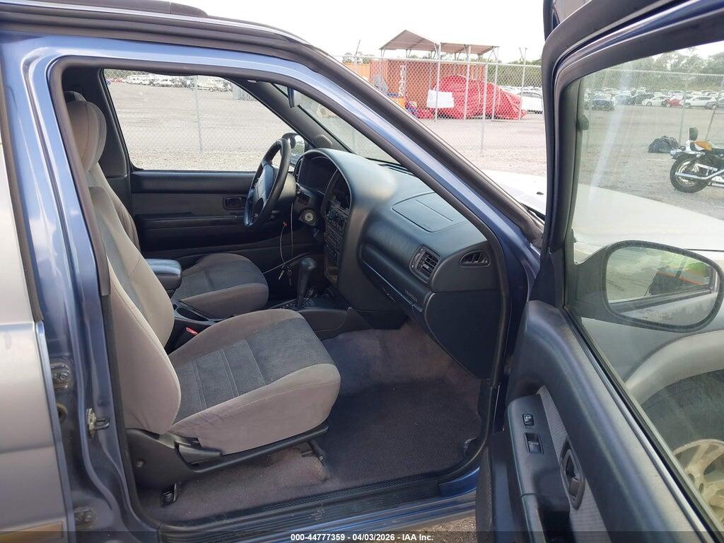 JN8DR09Y61W601769 2001 NISSAN PATHFINDER photo no. 5