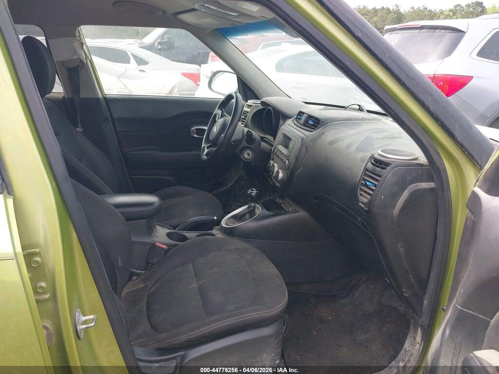 KNDJN2A26G7840111 2016 KIA SOUL photo no. 5