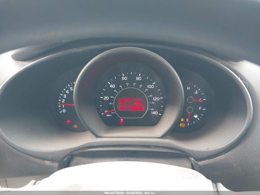 KNDJN2A26G7840111 2016 KIA SOUL photo no. 7