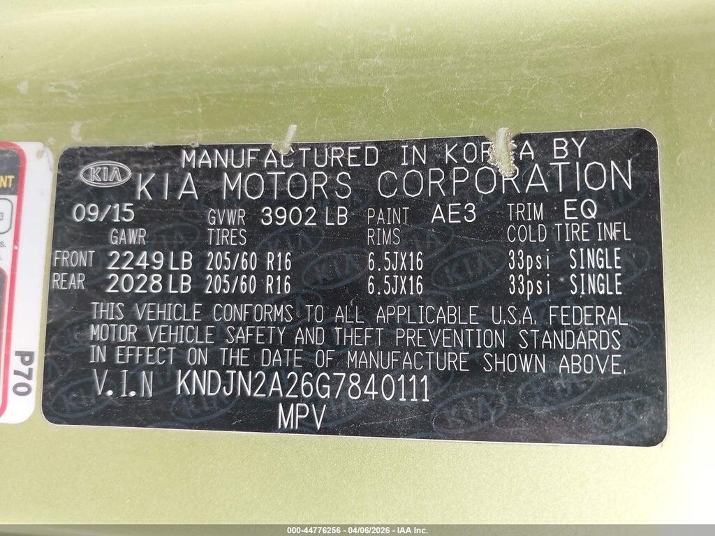 KNDJN2A26G7840111 2016 KIA SOUL photo no. 9