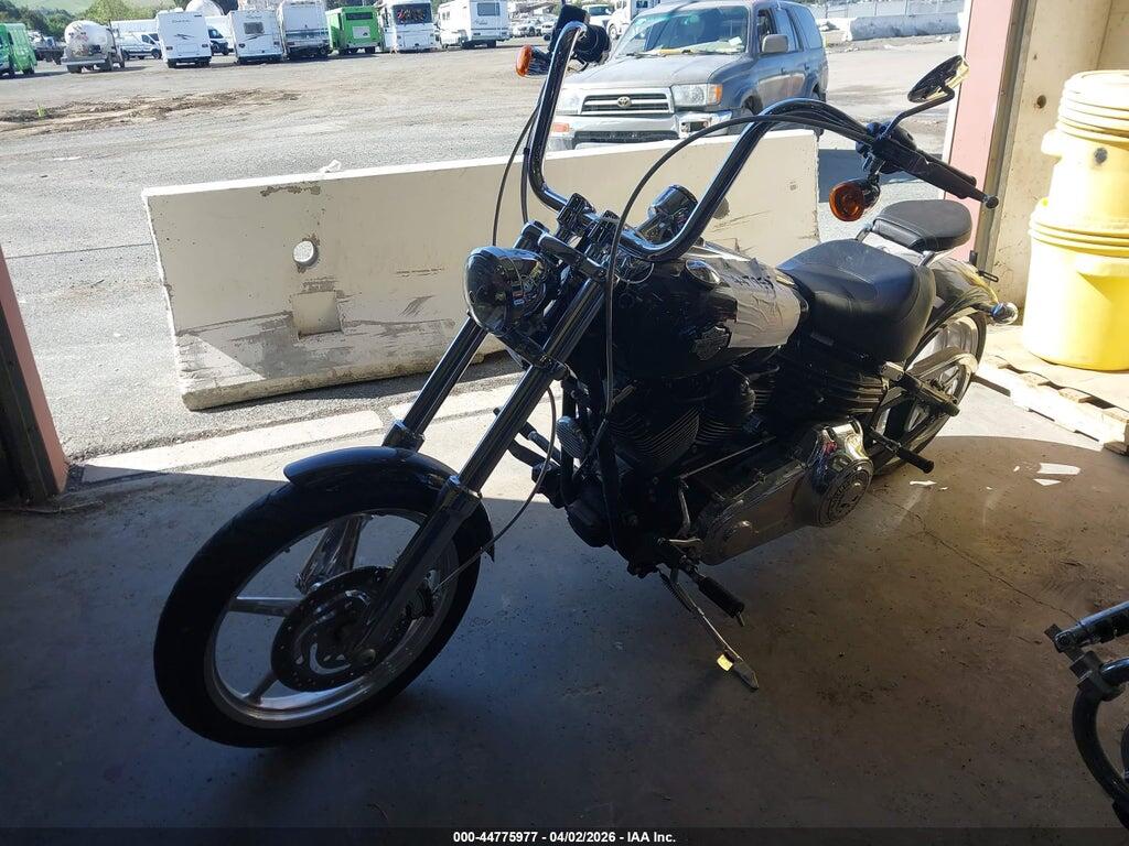 1HD1JK5338Y072225 2008 HARLEY-DAVIDSON FXCWC photo no. 2
