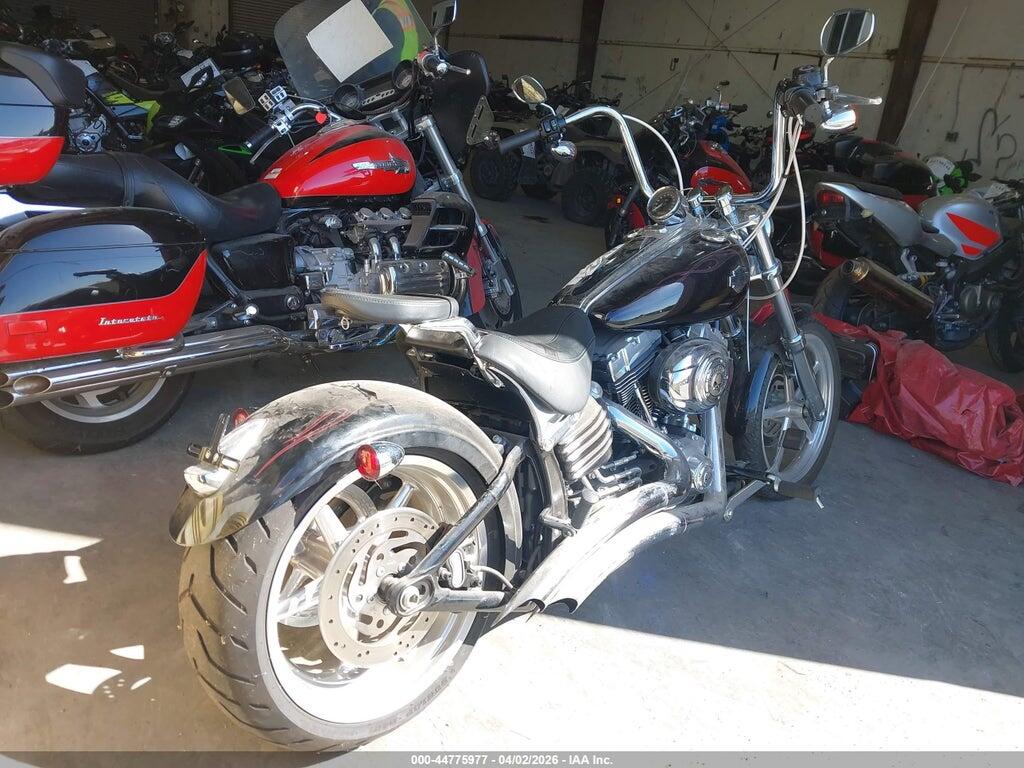 1HD1JK5338Y072225 2008 HARLEY-DAVIDSON FXCWC photo no. 4