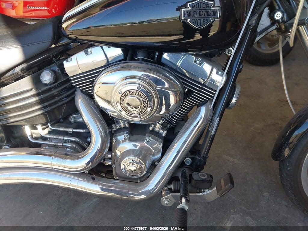 1HD1JK5338Y072225 2008 HARLEY-DAVIDSON FXCWC photo no. 8