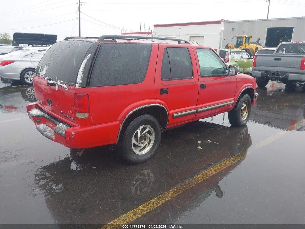 1GNDT13W812170067 2001 CHEVROLET BLAZER photo no. 4