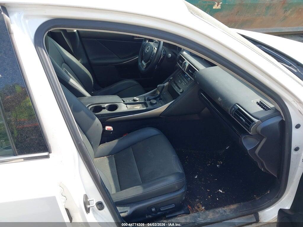 JTHC81D23K5039225 2019 LEXUS IS 300 photo no. 5