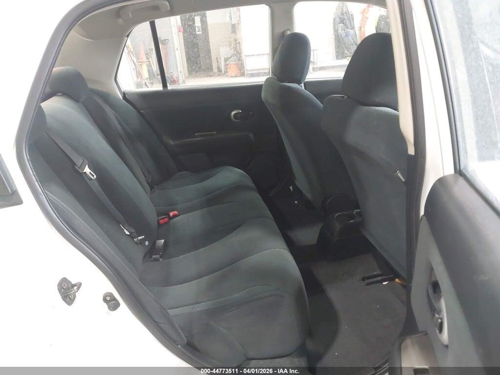 3N1BC1AP0BL364591 2011 NISSAN VERSA photo no. 8