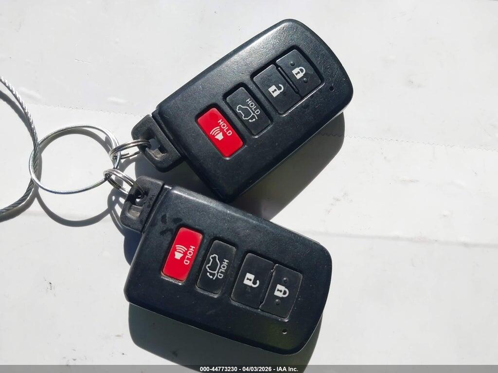 JTMRFREV0JJ736401 2018 TOYOTA RAV4 photo no. 11