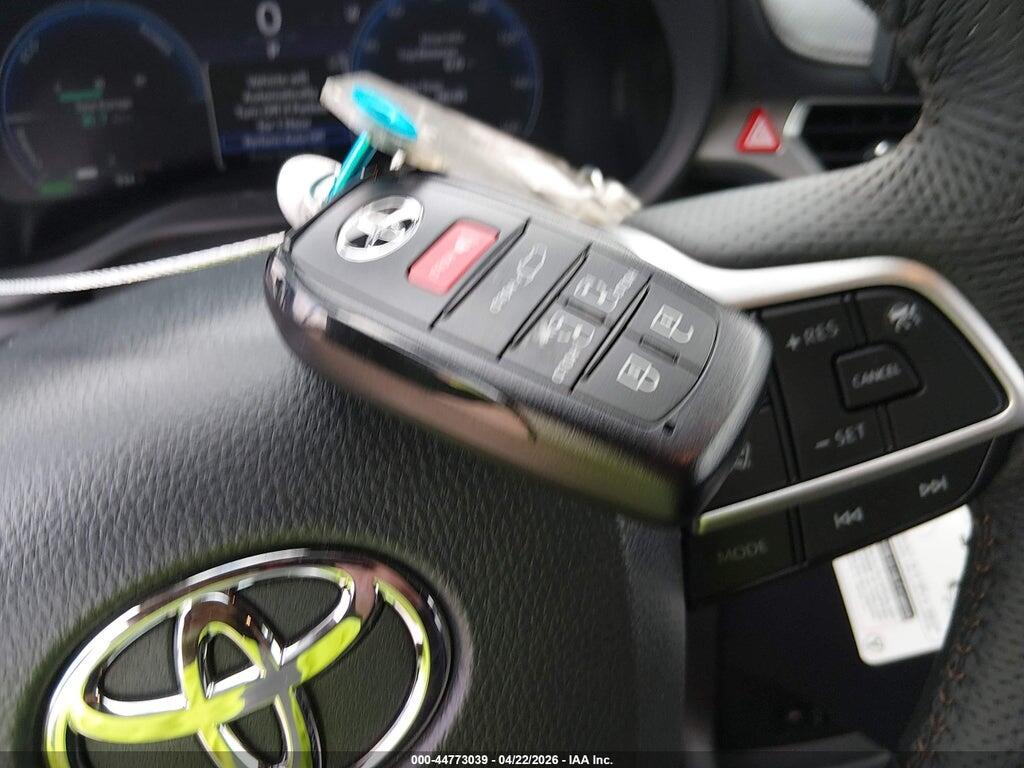 5TDZRKEC1TS301728 2026 TOYOTA SIENNA photo no. 11