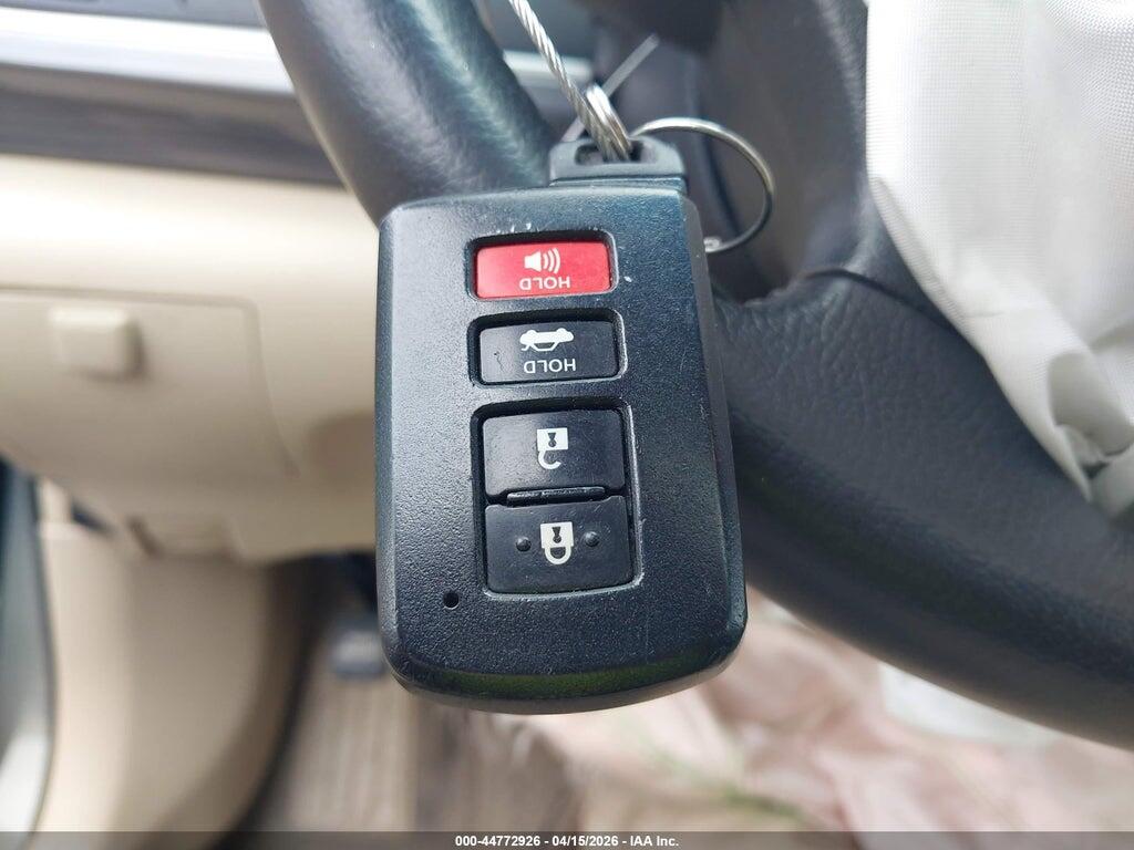 4T1BD1FK3CU045440 2012 TOYOTA CAMRY HYBRID photo no. 11