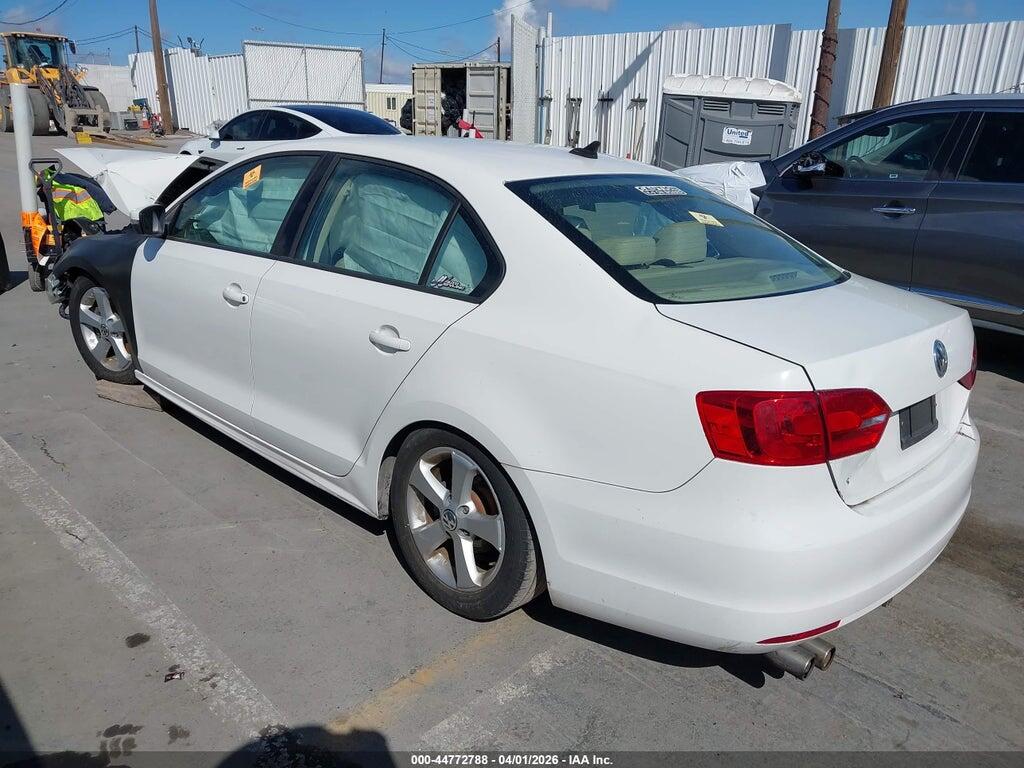 3VWB17AJ6EM221447 2014 VOLKSWAGEN JETTA photo no. 3