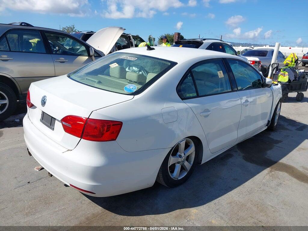 3VWB17AJ6EM221447 2014 VOLKSWAGEN JETTA photo no. 4