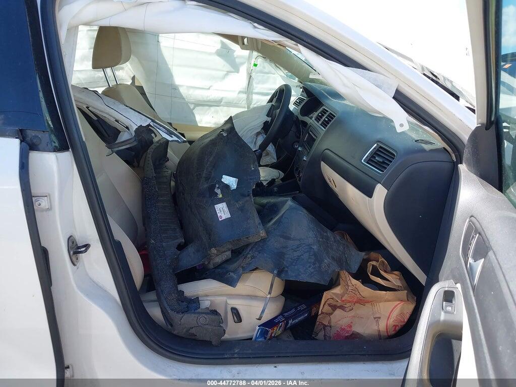 3VWB17AJ6EM221447 2014 VOLKSWAGEN JETTA photo no. 5