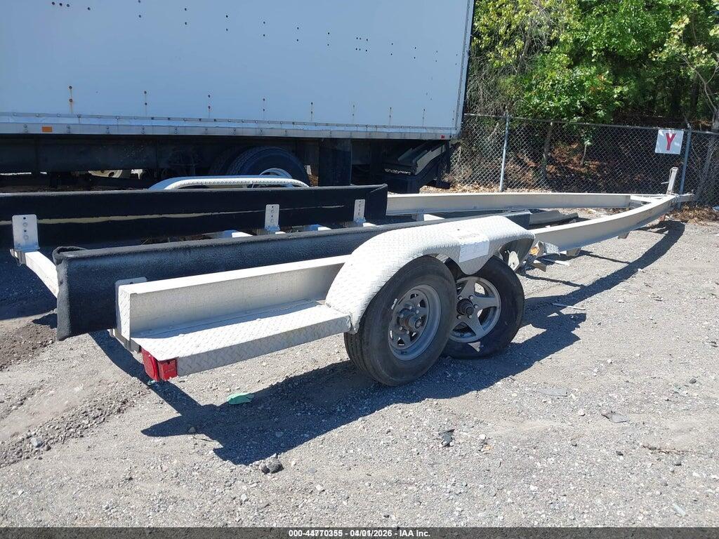 4LYBA29286H000969 2006 MCCLAIN INDUSTRIES TRAILER photo no. 4