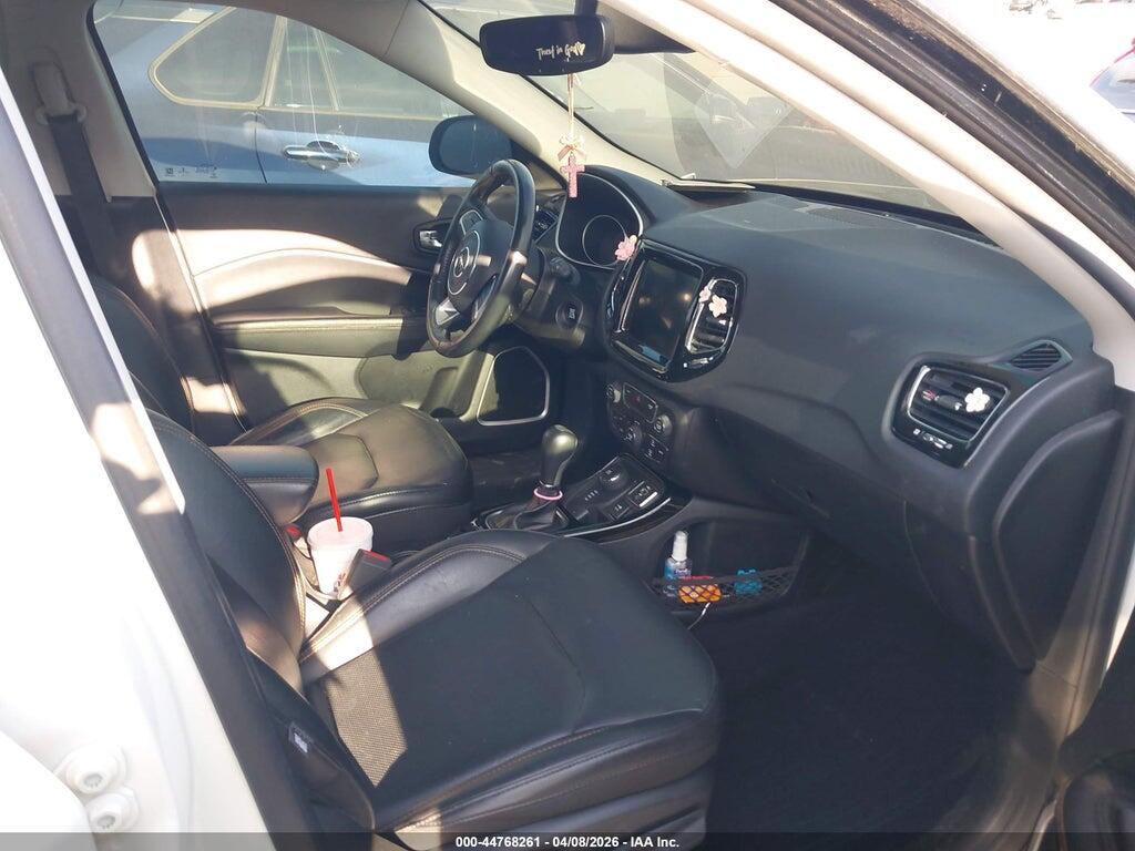 3C4NJDCB4KT787189 2019 JEEP COMPASS photo no. 5
