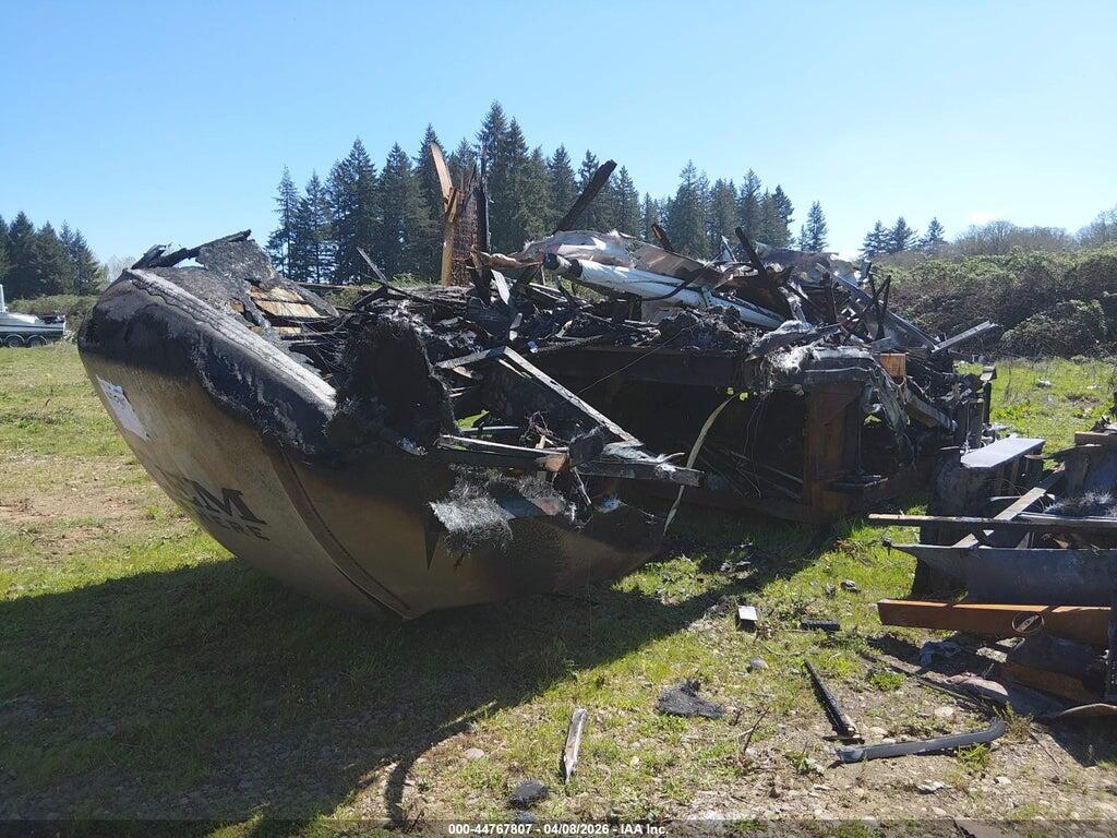 4X4FSBN29NV009990 2022 FOREST RIVER OTHER photo no. 2