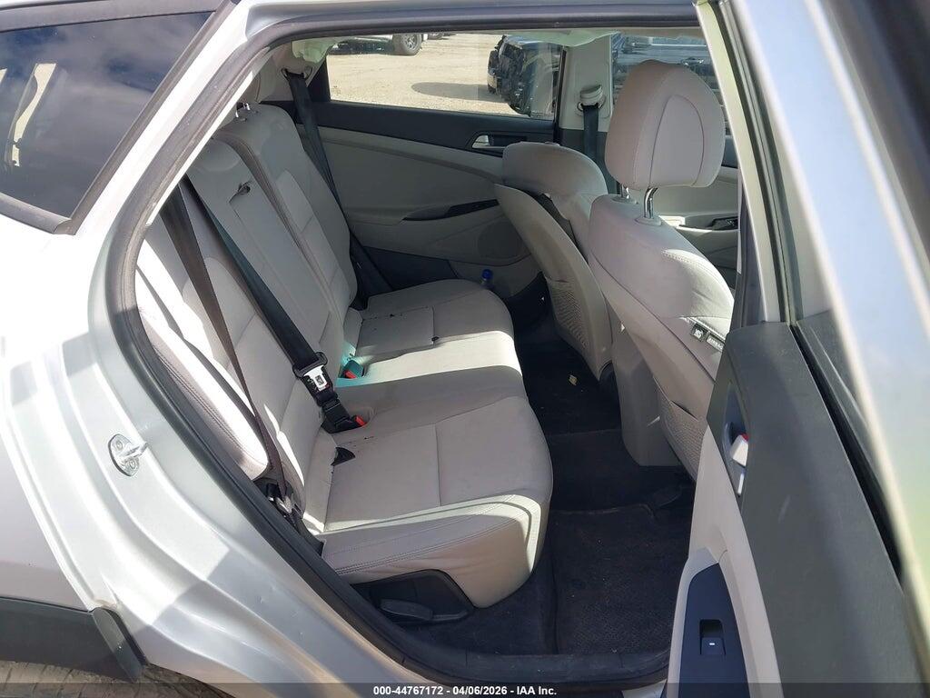 KM8J3CA44HU398487 2017 HYUNDAI TUCSON photo no. 8