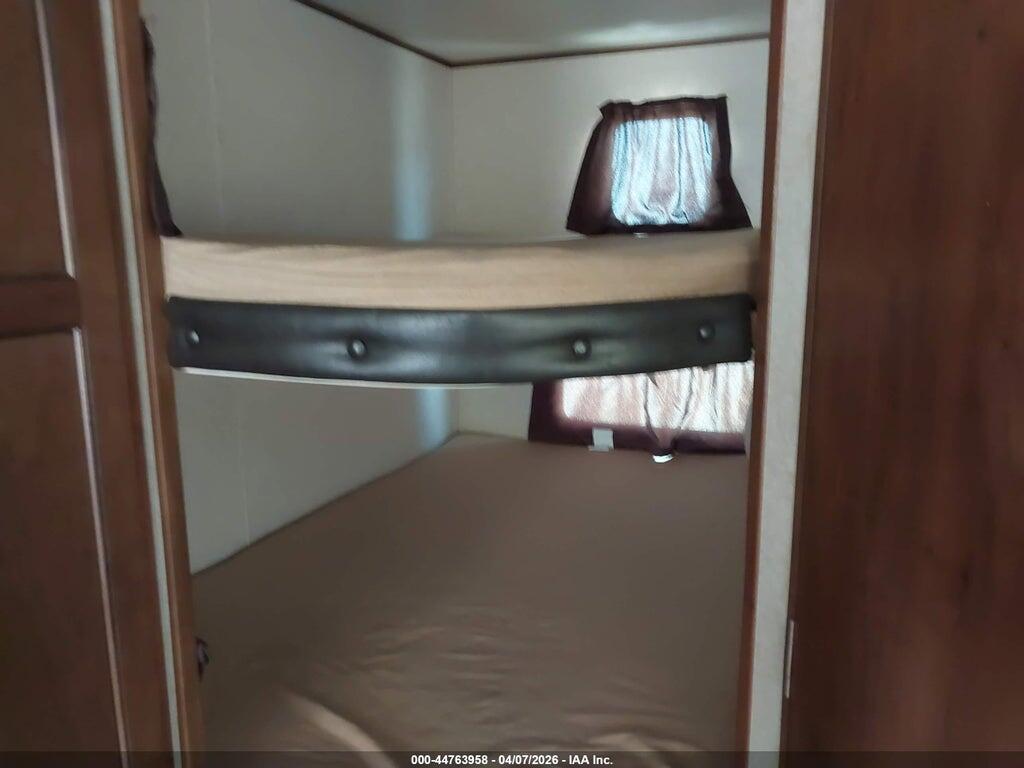 1UJBJ0BR3H17S0903 2017 JAYCO JAYFLIGHT 32' BUMPER PULL photo no. 12