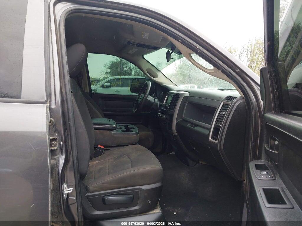 1C6RR7FTXKS553549 2019 RAM 1500 CLASSIC photo no. 5