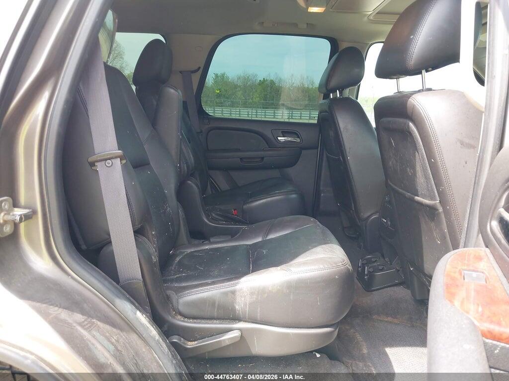 1GNSKCE08BR384239 2011 CHEVROLET TAHOE photo no. 8