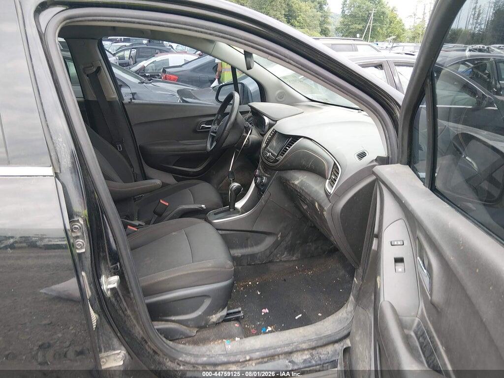 3GNCJPSB5HL157742 2017 CHEVROLET TRAX photo no. 5