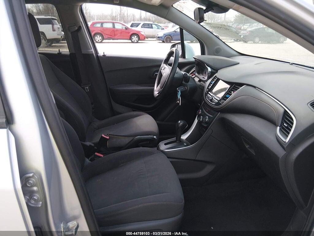 3GNCJKSBXKL404019 2019 CHEVROLET TRAX photo no. 5