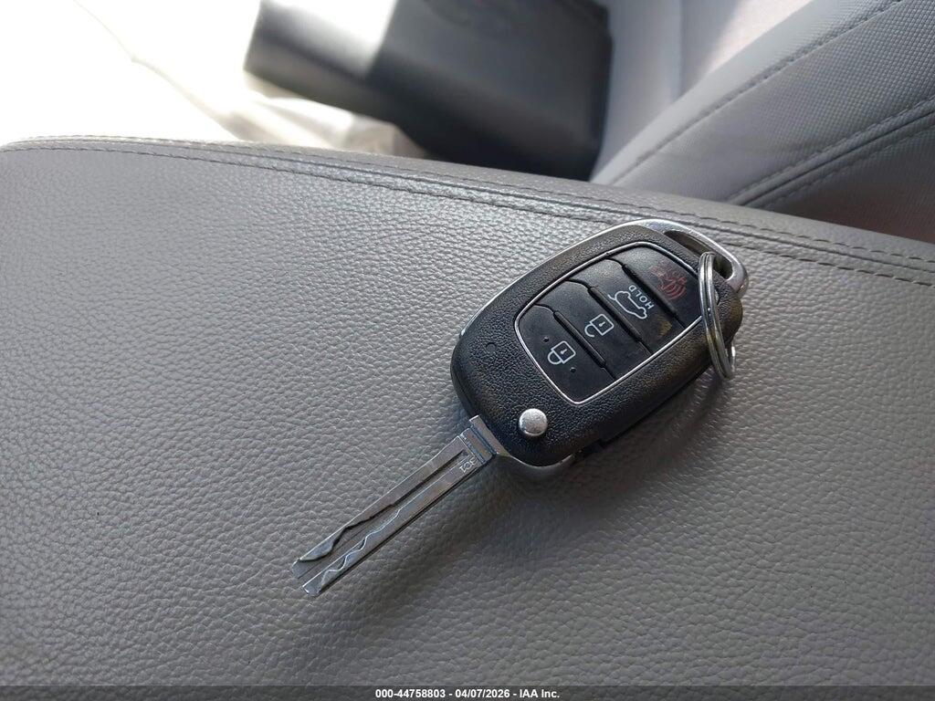 KM8J3CA47HU347954 2017 HYUNDAI TUCSON photo no. 11