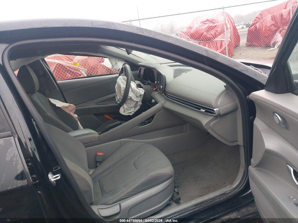 KMHLM4AG0PU571118 2023 HYUNDAI ELANTRA photo no. 5
