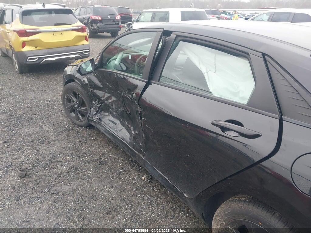 KMHLM4AG0PU571118 2023 HYUNDAI ELANTRA photo no. 6