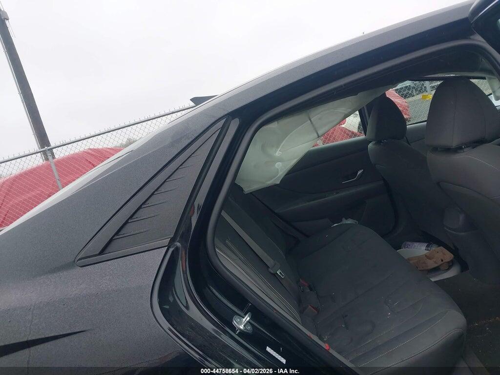 KMHLM4AG0PU571118 2023 HYUNDAI ELANTRA photo no. 8