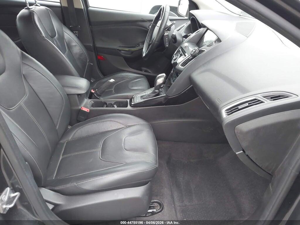 1FADP3J27HL325016 2017 FORD FOCUS photo no. 5