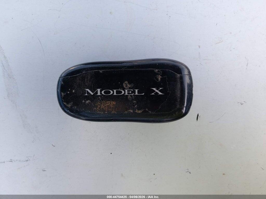 5YJXCAE46JF135624 2018 TESLA MODEL X photo no. 11