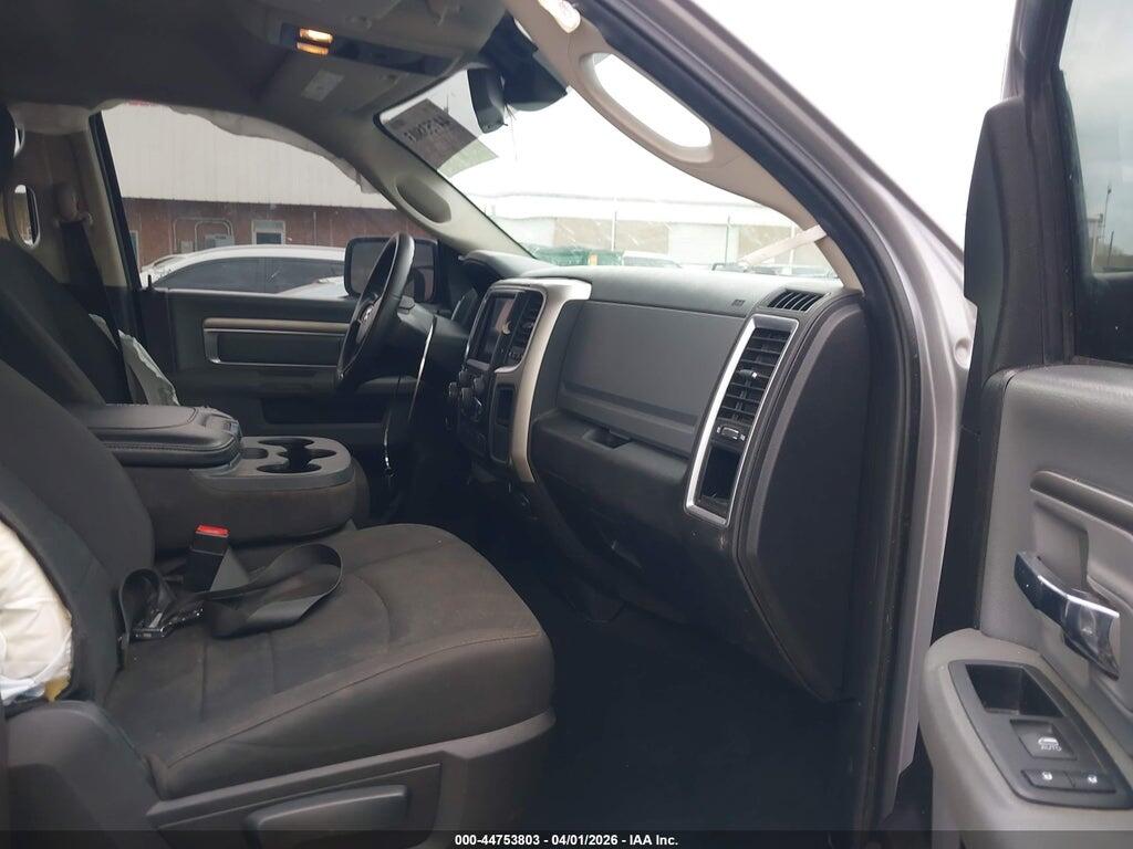 1C6RR6GG3KS669705 2019 RAM 1500 CLASSIC photo no. 5