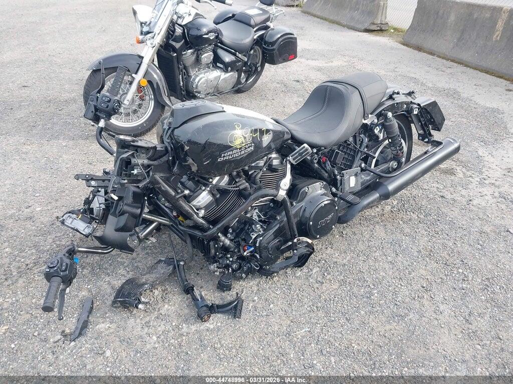 1HD1KB714SB623992 2025 HARLEY-DAVIDSON FLHX photo no. 2