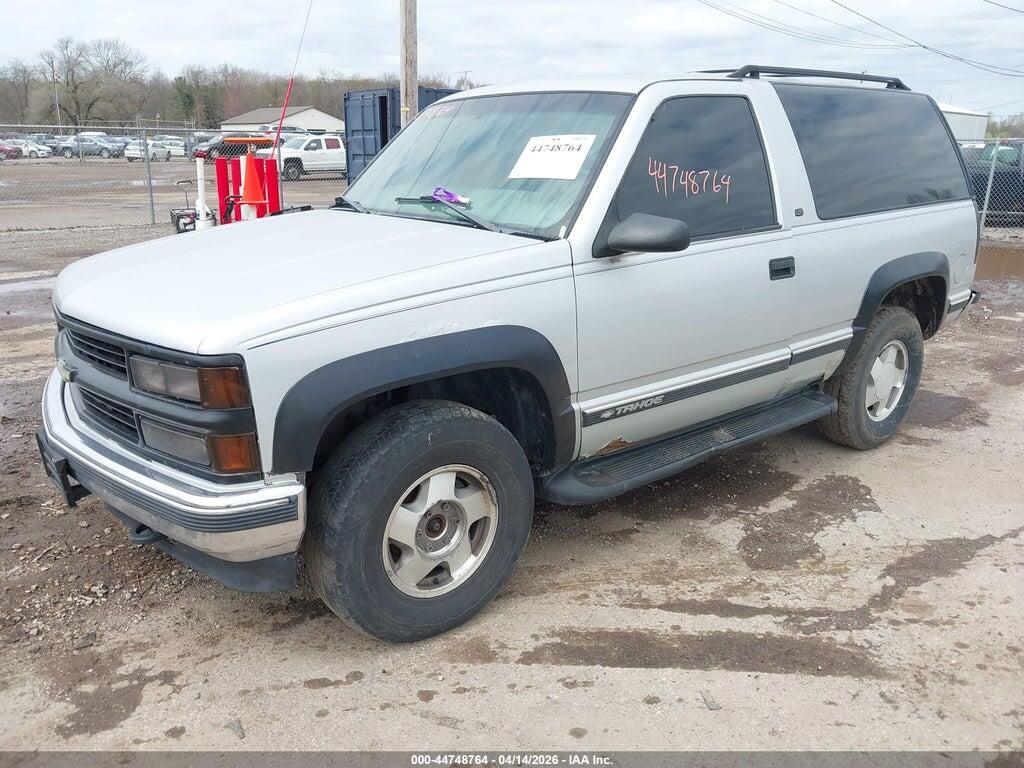 3GNEK18R1XG152715 1999 CHEVROLET TAHOE photo no. 2