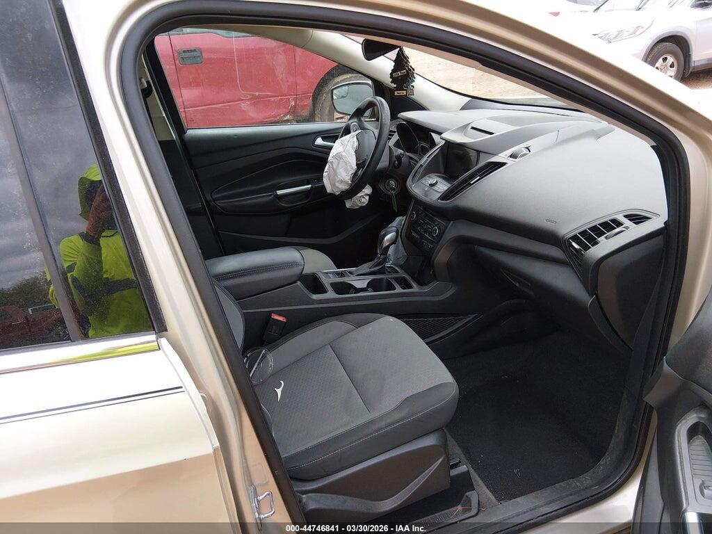 1FMCU0GD2JUC16576 2018 FORD ESCAPE photo no. 5