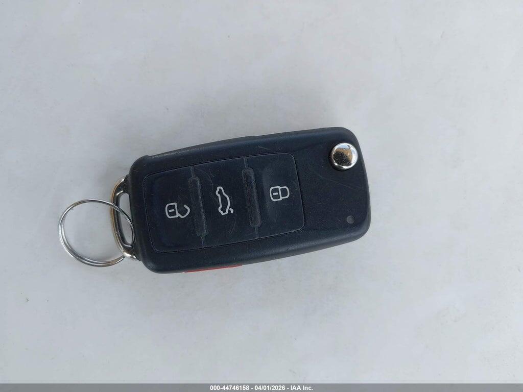 3VWJP7AT4DM670457 2013 VOLKSWAGEN BEETLE photo no. 11