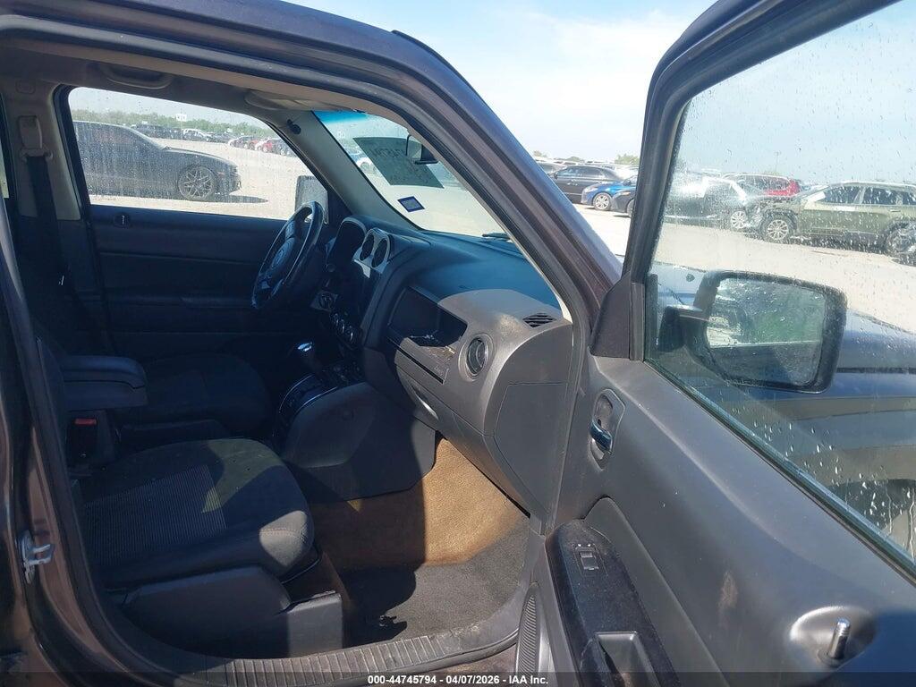 1C4NJPFA0GD633368 2016 JEEP PATRIOT photo no. 5